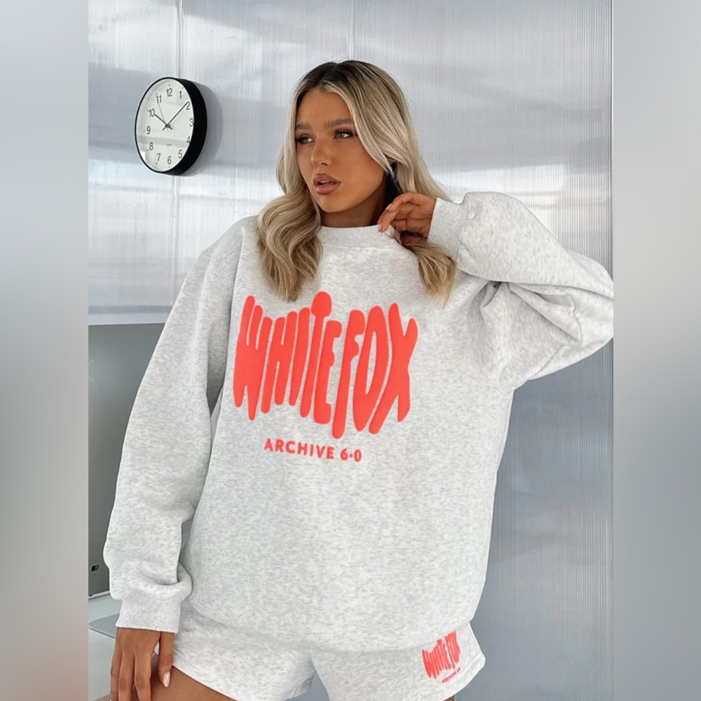 White fox 6.0 sweatshirt size s/m
